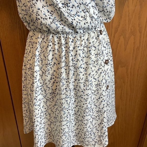 Sienna Sky Flower Print Short Sleeve Dress Sz-S - Picture 4 of 7